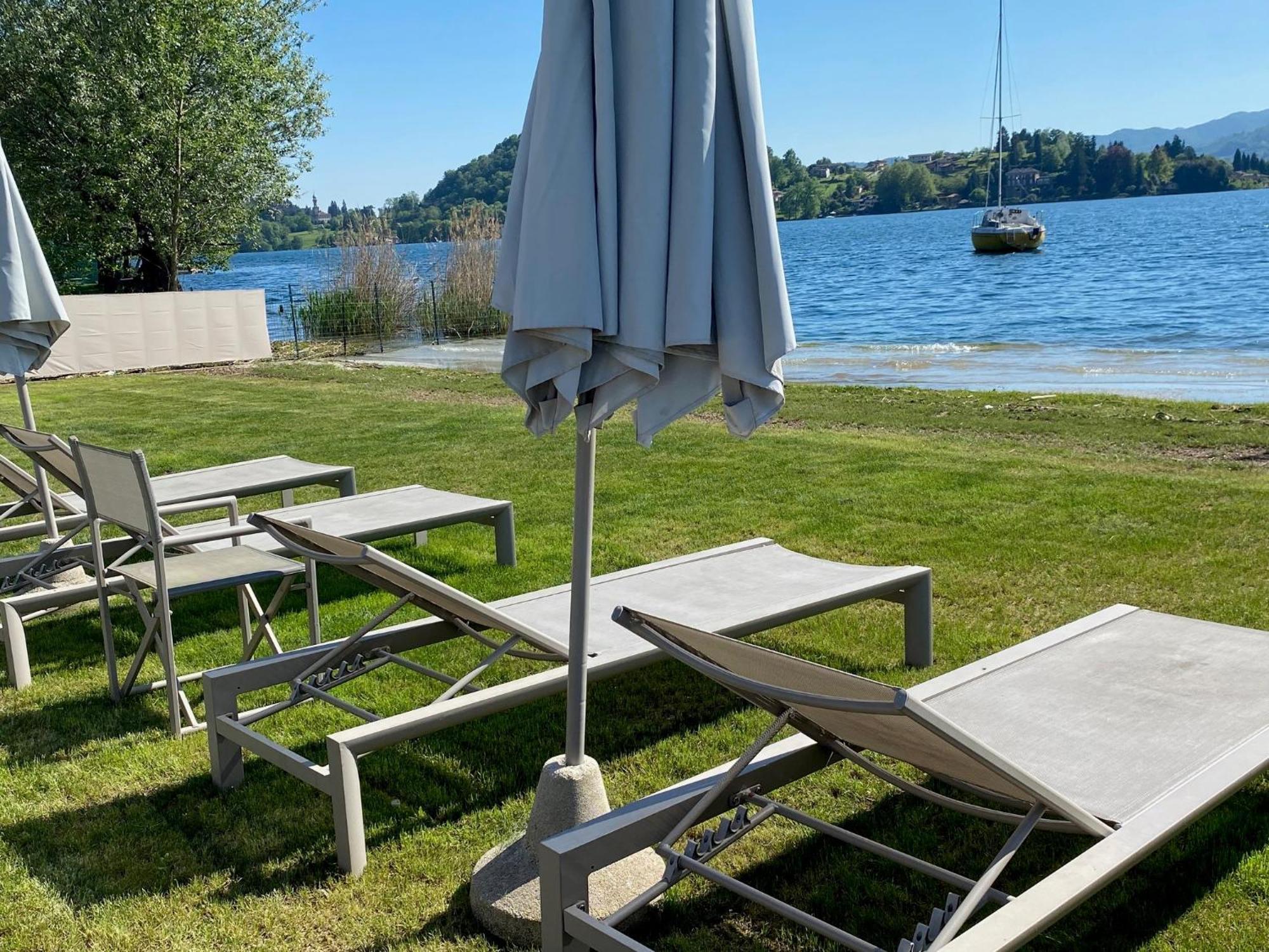 The Beach - Large Apartment With Private Beach Pettenasco Exterior photo